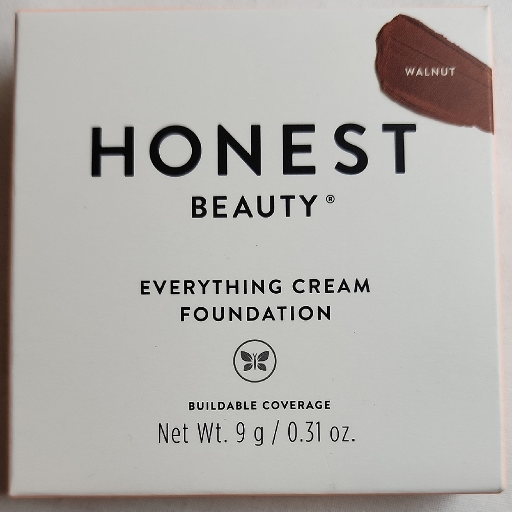 Flawless Brown Foundation for Natural Makeup Finish